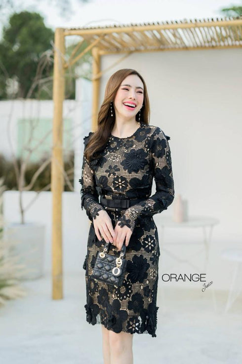 ORANGE JUICE Lace Embroidered Round Neck Dresses
